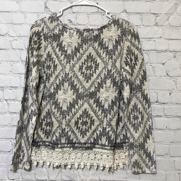 Diamond Knit Top with Lace - Picture 6 of 8